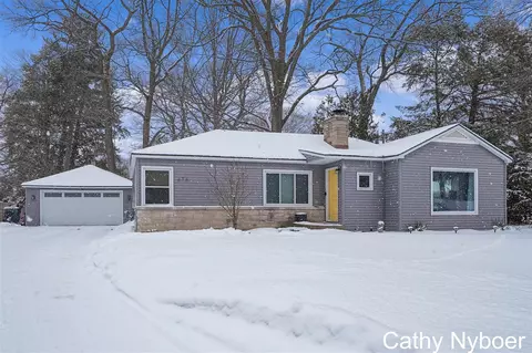 676 Cambridge, Norton Shores, MI 49441