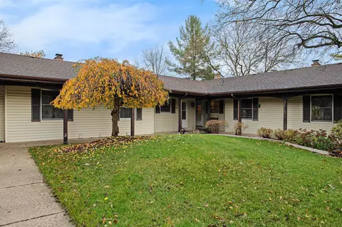 229 Bona Vis, Grand Rapids, MI 49504