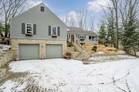 9391 Hillcrest, Bridgman, MI 49106