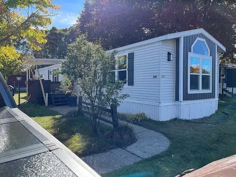1284 Ashbrook, Belmont, MI 49306