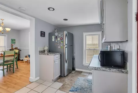 Entry Way - 606 Edgewood, Jackson, MI 49202 photo 1 of 2