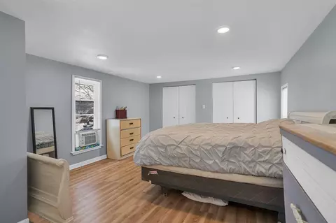 Bedroom - 606 Edgewood, Jackson, MI 49202 photo 2 of 2