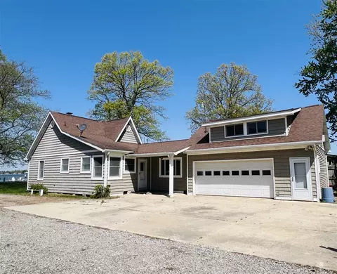 599 Lake Dr, Coldwater, MI 49036
