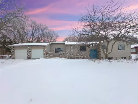 5760 Skyway, Comstock Park, MI 49321