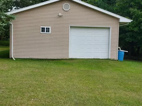 Exterior - 9701 Page, Jackson, MI 49201 photo 16 of 18