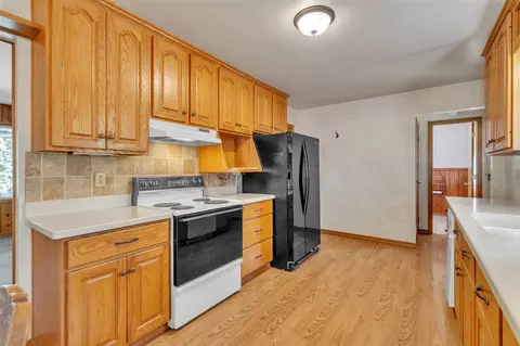 Kitchen - 9701 Page, Jackson, MI 49201 photo 2 of 4