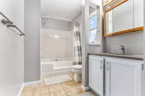 Bath - 8668 N 40th, Augusta, MI 49012 photo 2 of 3