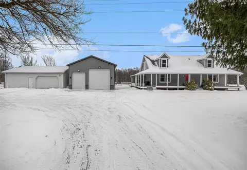 8668 N 40th, Augusta, MI 49012