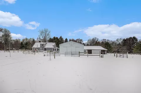 Exterior - 8668 N 40th, Augusta, MI 49012 photo 6 of 7
