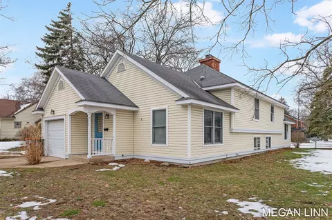 570 Washington, Holland, MI 49423