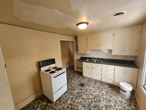 308 E Division, Dowagiac, MI 49047 photo 8