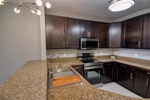 Kitchen - 1944 Coventry, Jackson, MI 49201 photo 2 of 3