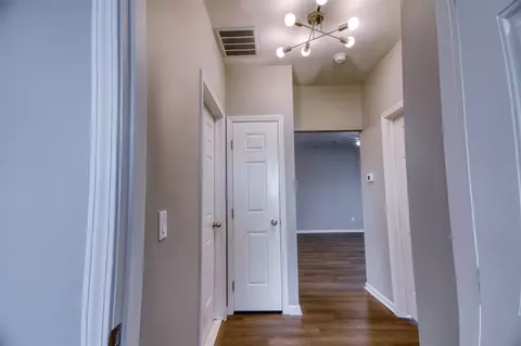 Entry Way - 1944 Coventry, Jackson, MI 49201 photo 4 of 4