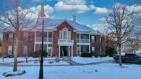 1944 Coventry, Jackson, MI 49201
