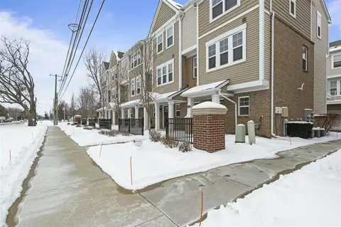 462 N Wixom, Wixom, MI 48393