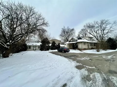 31715 W 9 Mile, Farmington, MI 48336