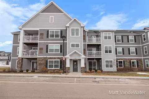 3167 Blairview #204, Kentwood, MI 49512