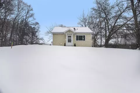 2238 Hoyle, Walker, MI 49544