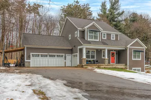 8366 N Eagle Lk, Kalamazoo, MI 49009