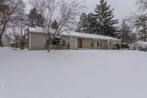 2760 Bronson, Kalamazoo, MI 49008