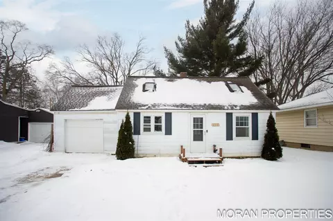 892 College, Holland, MI 49423