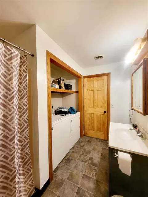Bath - 307 E Brg, Lyons, MI 48851 photo 8 of 8