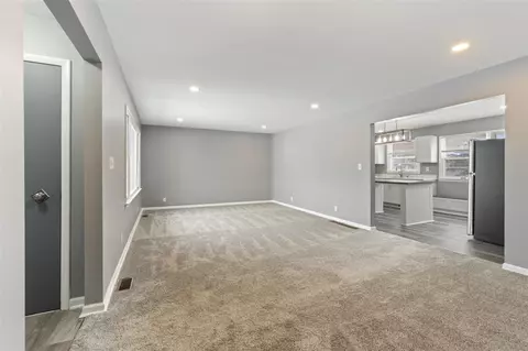 1143 Maynard, Jackson, MI 49202 photo 6