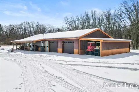 13300 17 Mile, Gowen, MI 49326