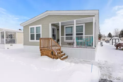 6910 Vinewood, Belmont, MI 49306
