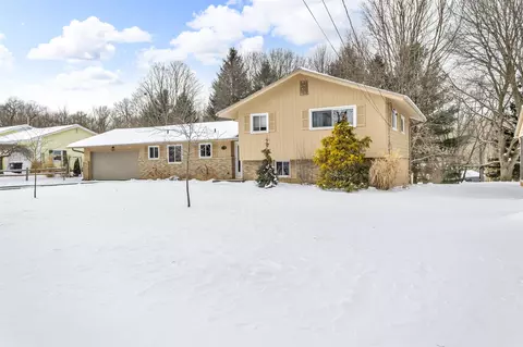 3910 Harwich, Jackson, MI 49201