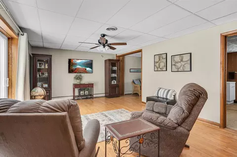 Living - 3910 Harwich, Jackson, MI 49201 photo 4 of 4
