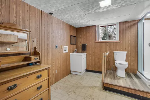 Bath - 3910 Harwich, Jackson, MI 49201 photo 2 of 4