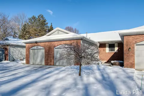 145 Laurelwood, Grand Rapids, MI 49548