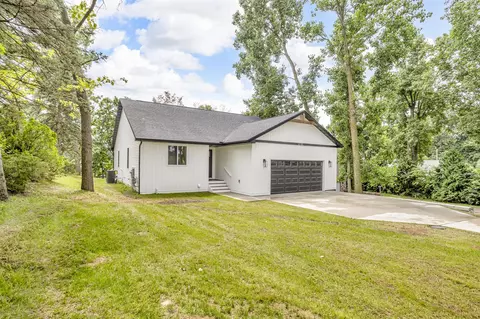 10781 Woodbrook, Cement City, MI 49233