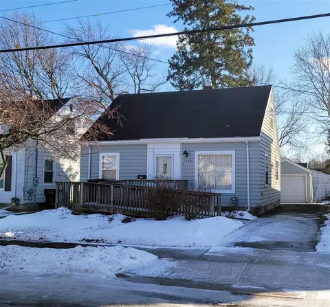 1325 Berten, Lansing, MI 48910
