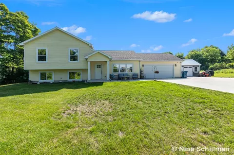 834 N Michigan, Fremont, MI 49412