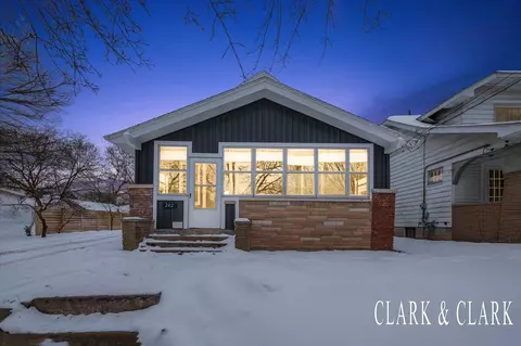242 John Ball Park, Grand Rapids, MI 49504
