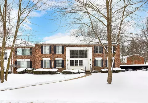 544 E Fox Hls, Bloomfield Hills, MI 48304