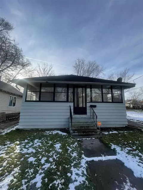 2002 Kentucky, Flint, MI 48506