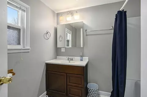 Bath - 221 E Ctr, Belding, MI 48809 photo 2 of 2