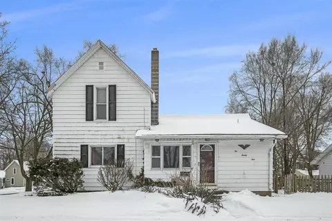 221 E Ctr, Belding, MI 48809
