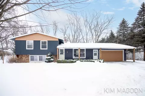 1660 W Lakewood, Holland, MI 49424