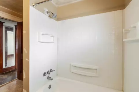Bath - 110 N Bowen, Jackson, MI 49202 photo 3 of 3