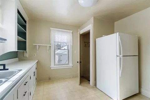Kitchen - 110 N Bowen, Jackson, MI 49202 photo 3 of 3