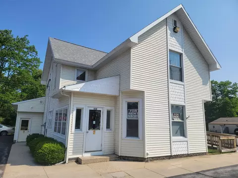 238 W Parkdale, Manistee, MI 49660