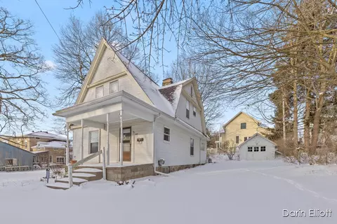 23 Lovell, Ionia, MI 48846