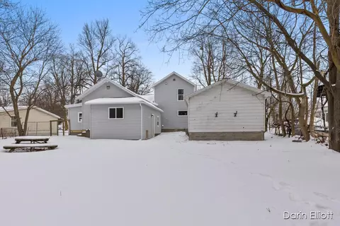 Exterior - 412 N N Ml, Stanton, MI 48888 photo 4 of 6