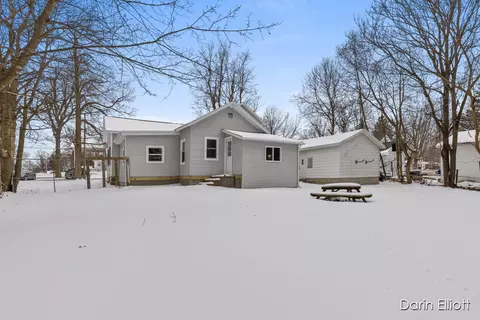 Exterior - 412 N N Ml, Stanton, MI 48888 photo 5 of 6