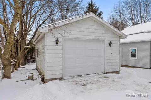 Exterior - 412 N N Ml, Stanton, MI 48888 photo 3 of 6