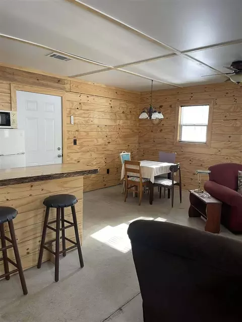 Dining - 1048 52nd, Pullman, MI 49450 photo 3 of 3